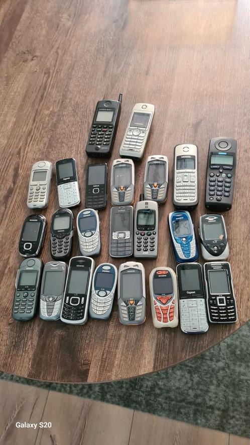Verschillende mobiele telefoons te koop