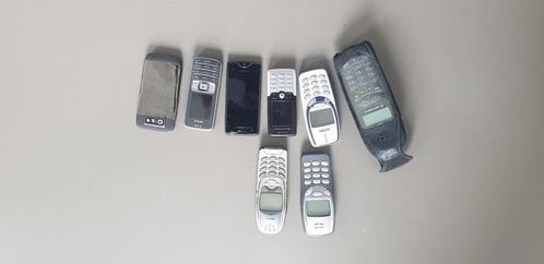 Verschillende oude mobiele telefoons