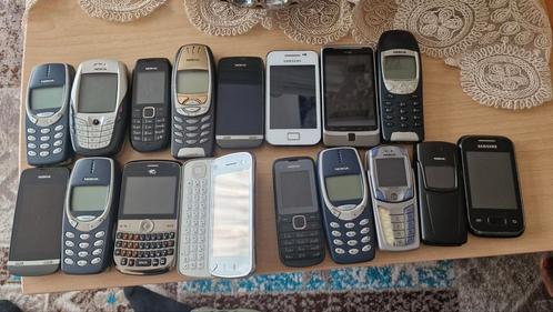 Verschillende oude telefoons