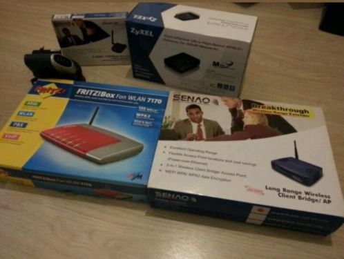 Verschillende spullen o.a. modem, router, wifi versterker 