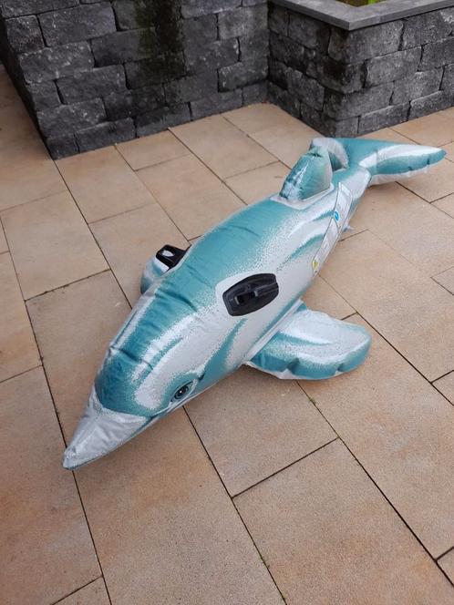 Verschillende zwembad figuren oa dolfijn 180 cm haai 120cm e