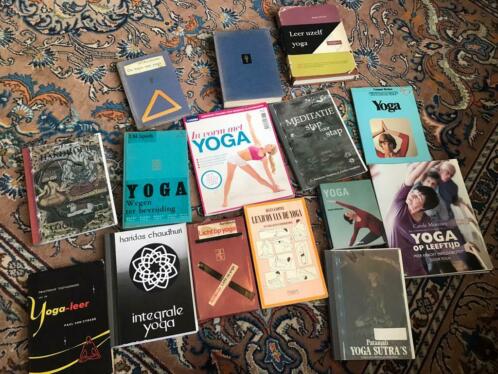 Verzameling oude yoga boekjes