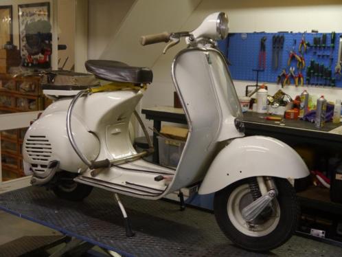 Vespa 150 VL1 (Struzzo) bij Vintage Scooters