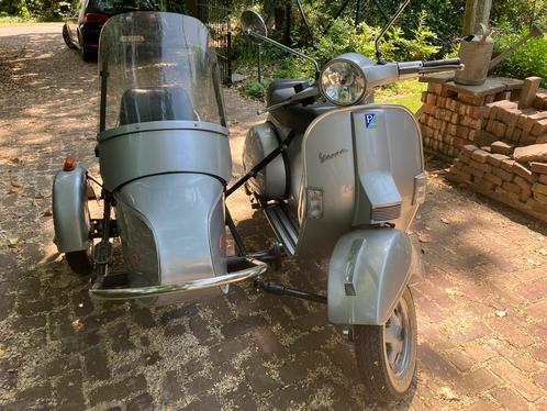 Vespa PX200 met side-car