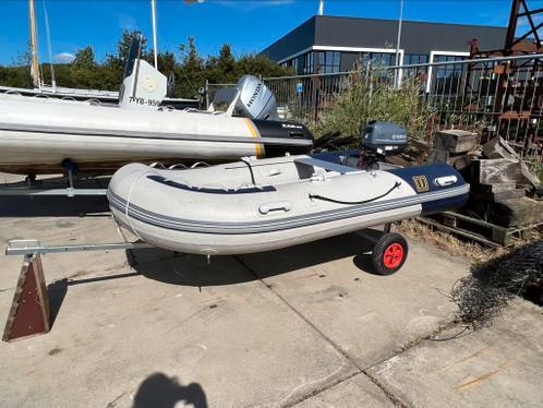 Vetus rubberbootje met 6 pk Yamaha en strandtrailer