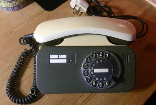 Vintage PTT telefoon met draaischijf