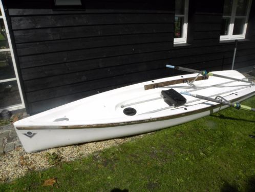 Virus roeiboot, skiff