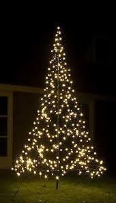 vlaggenmasten en kerstboom verlichting