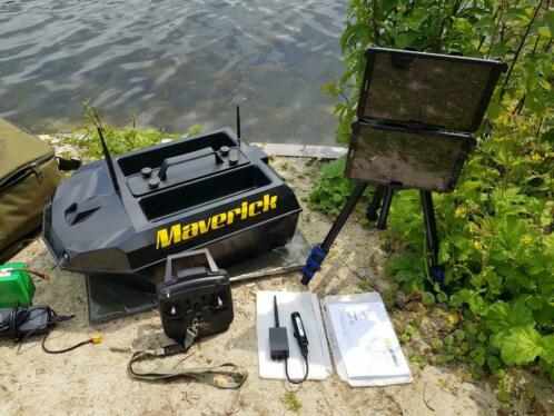 voerboot Maverick met autopilot raymerine Maps nieuwstaat