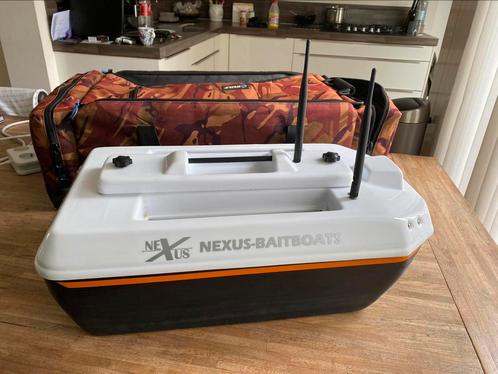 Voerboot Nexus Baitboat met gps en fishfinder