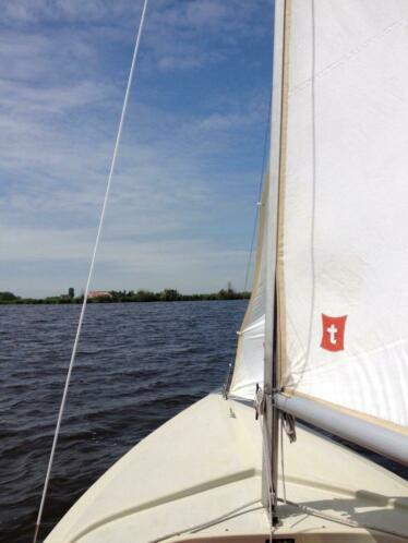 Volksboot 480 met wegtrailer amp aanhangmotor