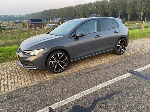 Volkswagen Golf 1.0 TSI 110pk 2022 Dolphin grey