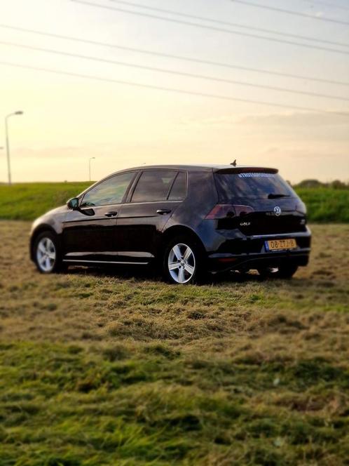 Volkswagen Golf 1.2 TSI Highline met nieuw car play scherm