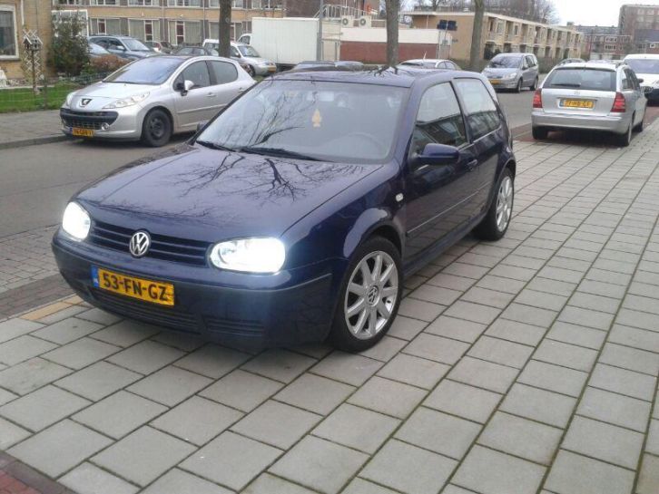 Volkswagen Golf 1.4 55KW 2000 Blauw