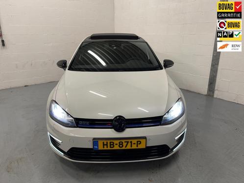 Volkswagen Golf 1.4 TSI GTE (keyless, lane assist)