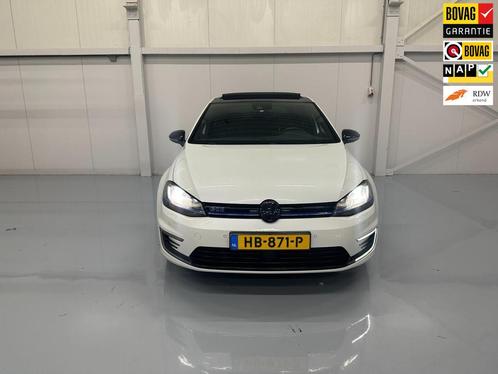 Volkswagen Golf 1.4 TSI GTE (keyless, lane assist, Pano)