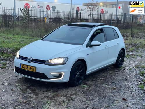 Volkswagen Golf 1.4 TSI GTE PANO LEDER NAVI ACC NAP