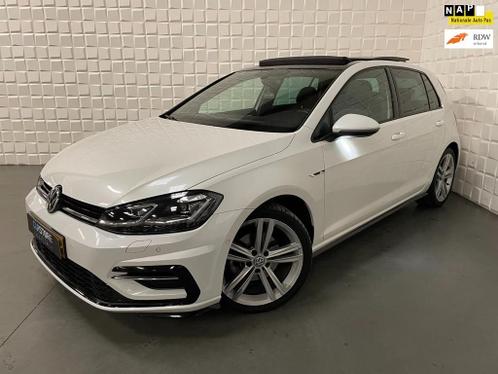 Volkswagen Golf 1.5 TSI 2X R LINEPANOVIRTUALACCCAMERA