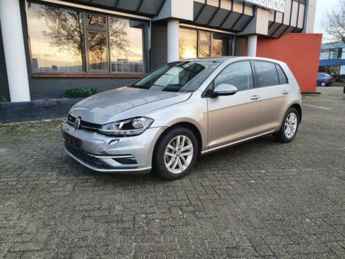 Volkswagen Golf 1.5 TSI DSG 2021 Schadeauto