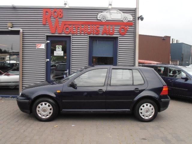 Volkswagen Golf 1.6 74KW 1998 Blauw metalic Cruise contr 5 D