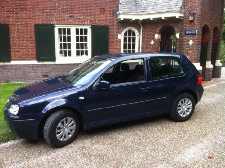 Volkswagen Golf 1.6 75KW AUT 2001 Blauw