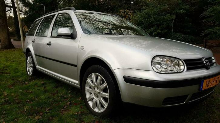 Volkswagen Golf 1.6 Variant 77KW 2002 Grijs met nieuwe APK.