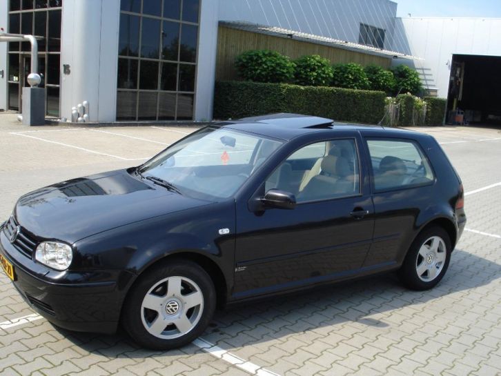 Volkswagen Golf 1.8 92KW AUT 1999 Zwart