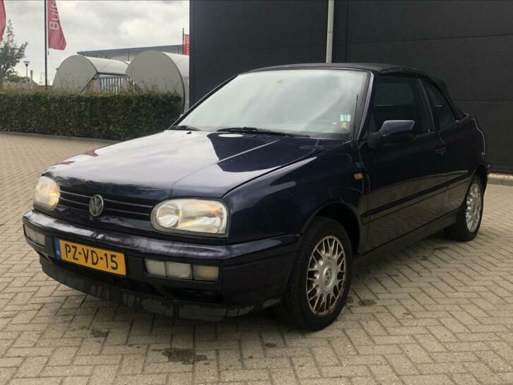 Volkswagen Golf 1.8 Cabriolet stuurbekr 55KW E2 Blauw