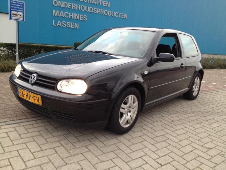 Volkswagen Golf 2.0 85KW 2001 Zwart AIRCO EURO4