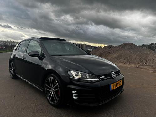 Volkswagen Golf 2.0 GTD DSG  Pano  SampS  Keyless GOEntry