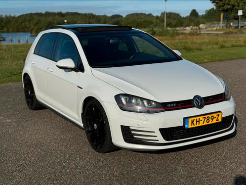 Volkswagen Golf 2.0 TSI GTI 220pk  DSG automaat  PANO