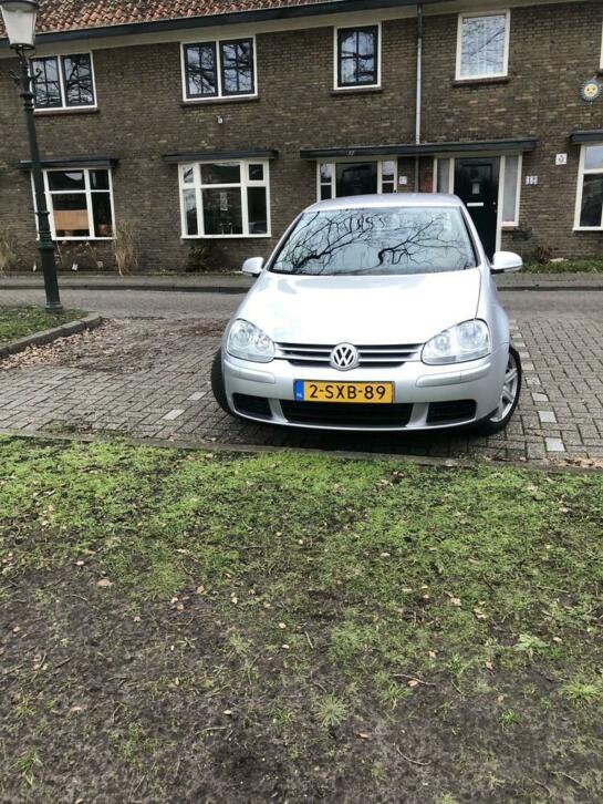 Volkswagen Golf 2005 2 liter Grijs sportline in goede staat