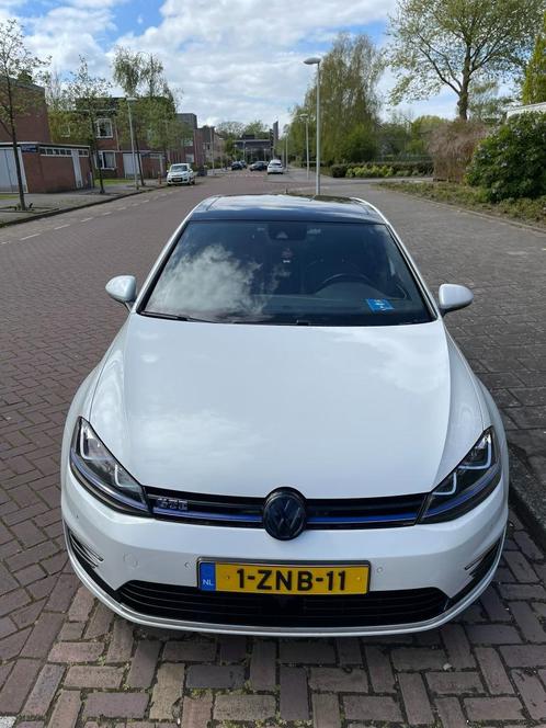 Volkswagen Golf 7 GTE Parelmoerwit  Pano, Leder amp Keyless