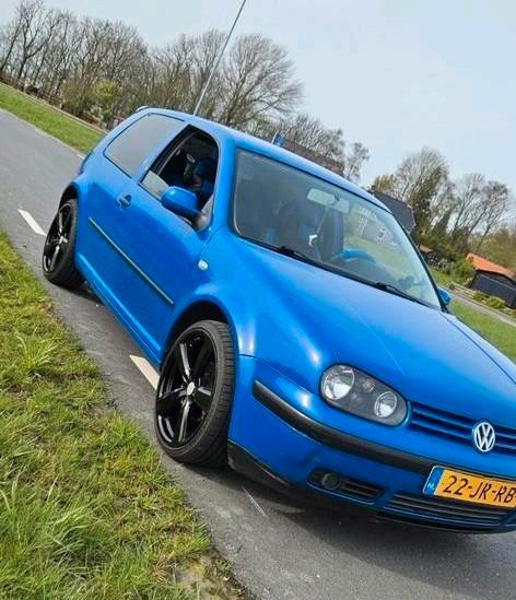 Volkswagen Golf. Airco 1.6 77KW 2002 Blauw