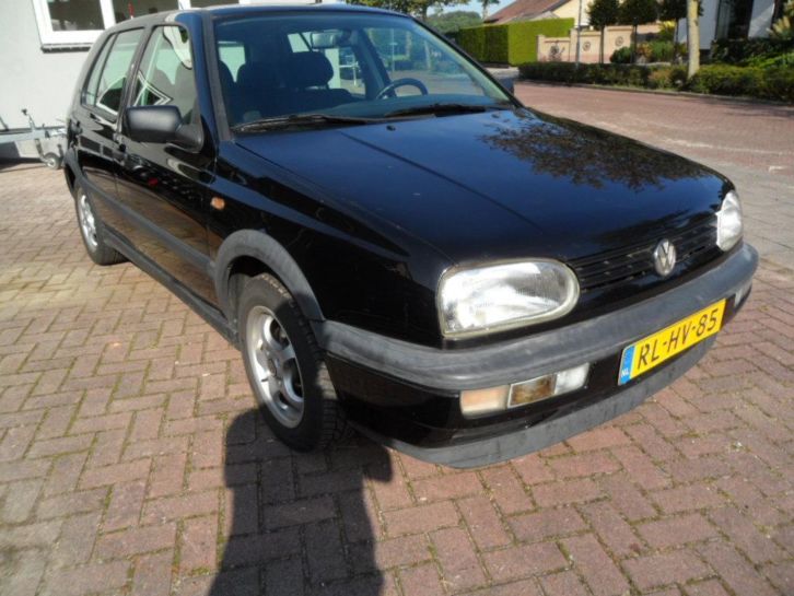 Volkswagen Golf Milestone 1.8 CL 1997 Zwart