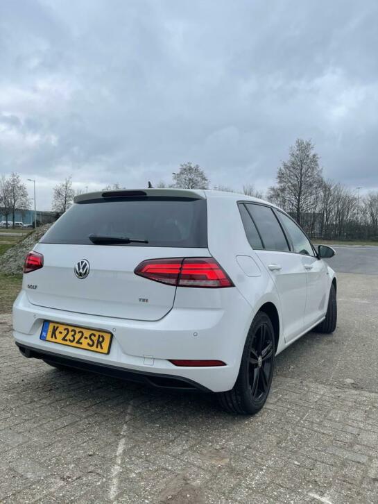 Volkswagen Golf TSI 2018 Wit Facelift Parksensor Nieuwstaat