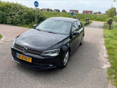 Volkswagen Jetta 1.2TSI CarPlay amp LED 77KW H6 2012 Zwart