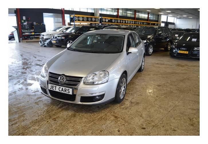 Volkswagen Jetta 1.6 TRENDLINE