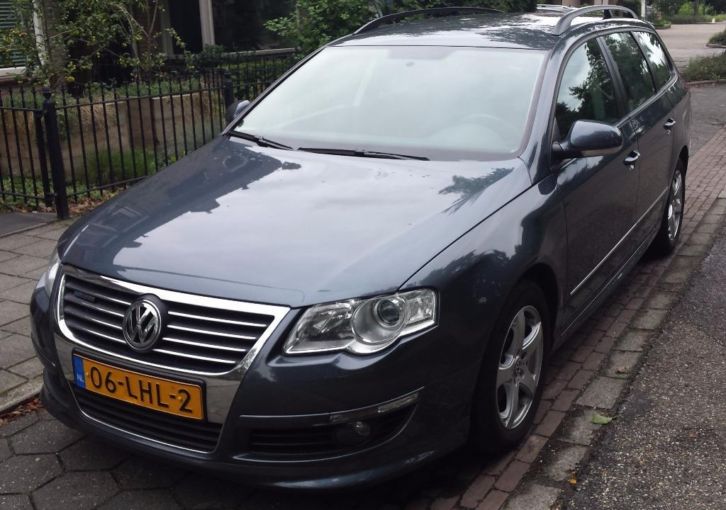 Volkswagen Passat 1.6 TDI 77KW Bluemotion Variant 2010 Grijs