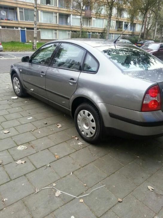 Volkswagen Passat 2.0 85KW 2001 NAP RDW Grijs