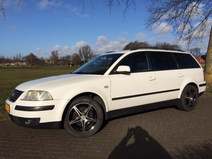 Volkswagen Passat 2.0 Variant 85KW 2001 Wit