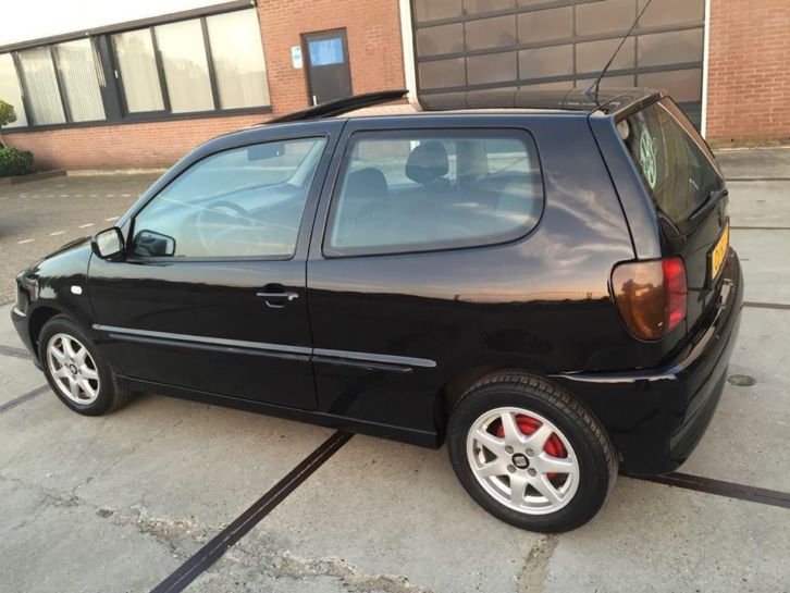 Volkswagen Polo 1.0 37KW 1999 Zwart