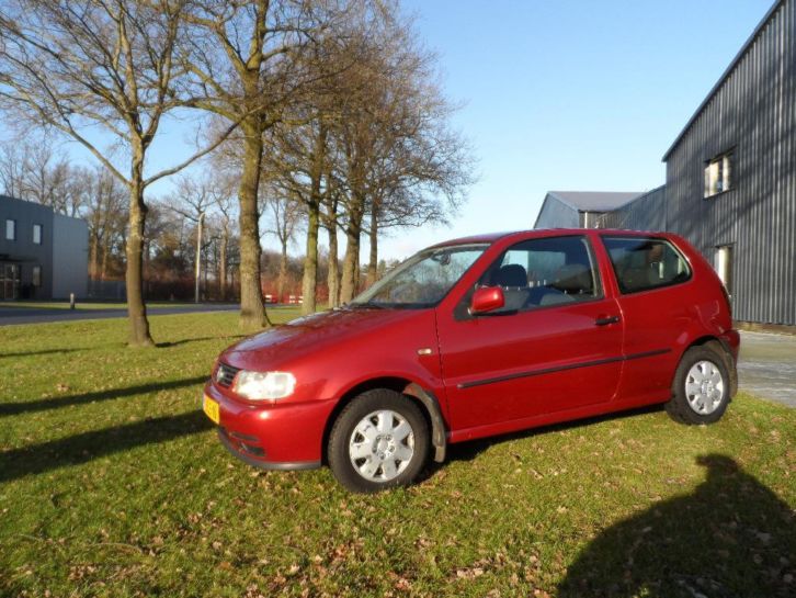 Volkswagen Polo 1.4 44KW 1998 Rood