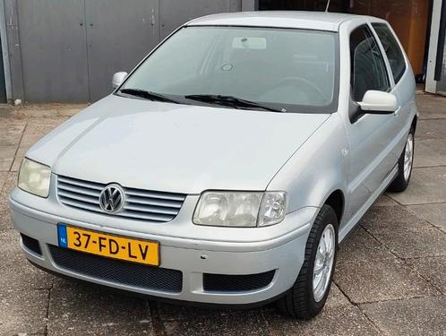 Volkswagen Polo 1.4 44KW 2000 Grijs