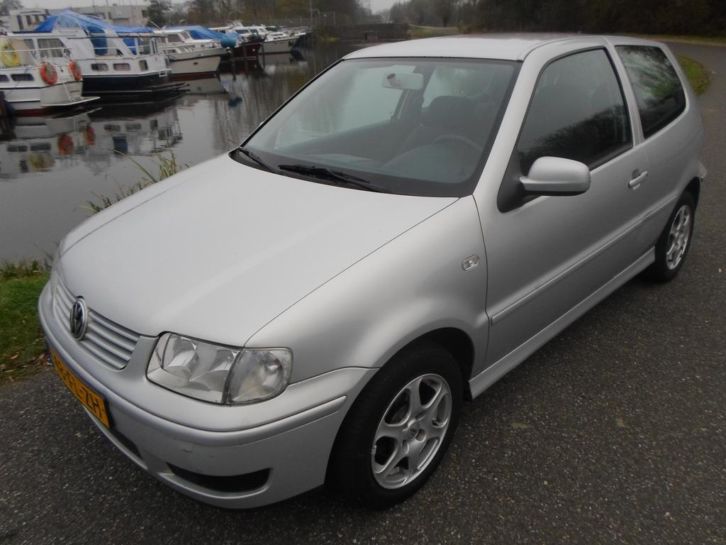 Volkswagen Polo 1.4 55KW BJ2000 Grijs Rijdt prima Apk 03-15