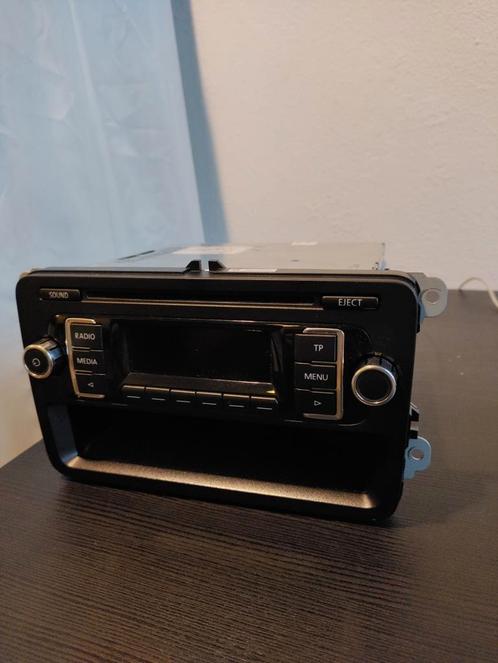 Volkswagen RCD210 radio