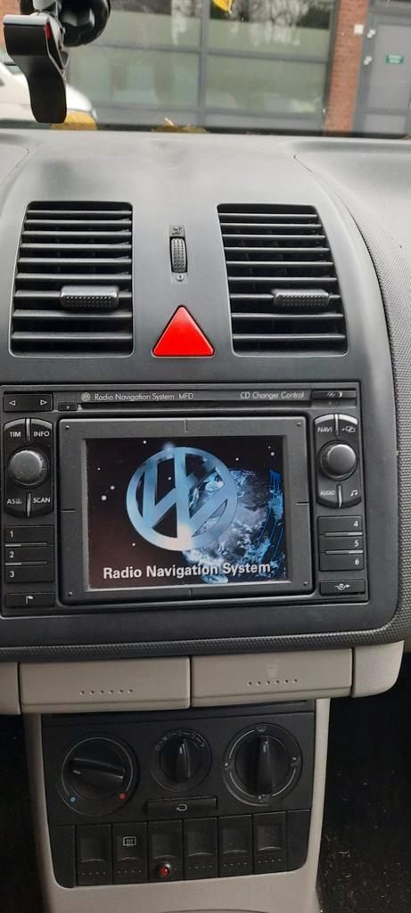 Volkswagen RNS 1 MFD auto radio.