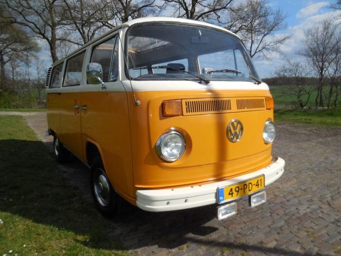 Volkswagen T2b Panoramabus uit 1976
