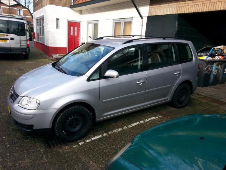 Volkswagen Touran 1.6 85KW AUT 2005 Grijs