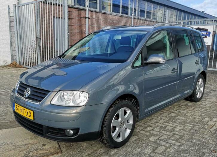 Volkswagen Touran 2.0 FSI 110KW 2004 Grijs